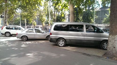 違章停車被拖壞，就該自認(rèn)倒霉？告訴車主如何獲得賠償